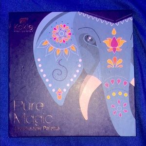 Pure Magic Eyeshadow Palette